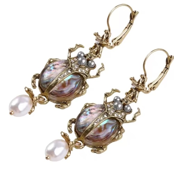 Vintage Pearl Beetle Earrings - Picture 3 of 14